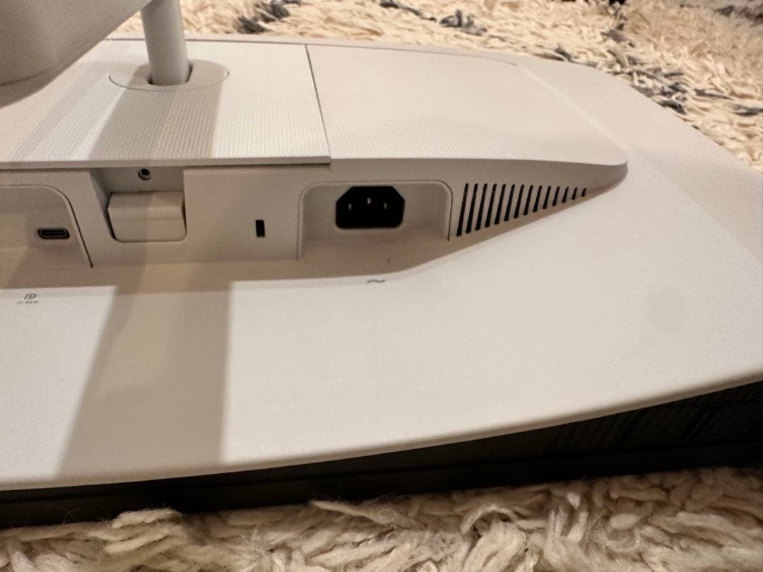 Dell 27 Plus 4K USB-C Monitor 本体