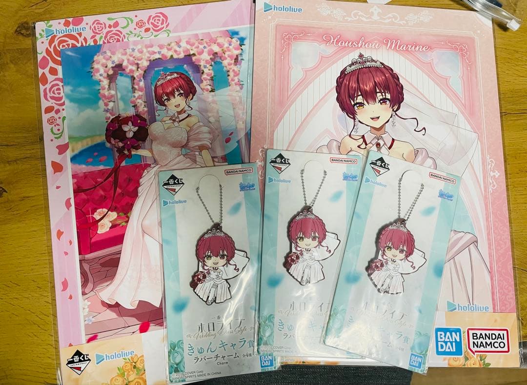 ホロライブ 宝鐘マリンまとめ　缶バッジ15個 ホロライブウェディング　おまけ付き