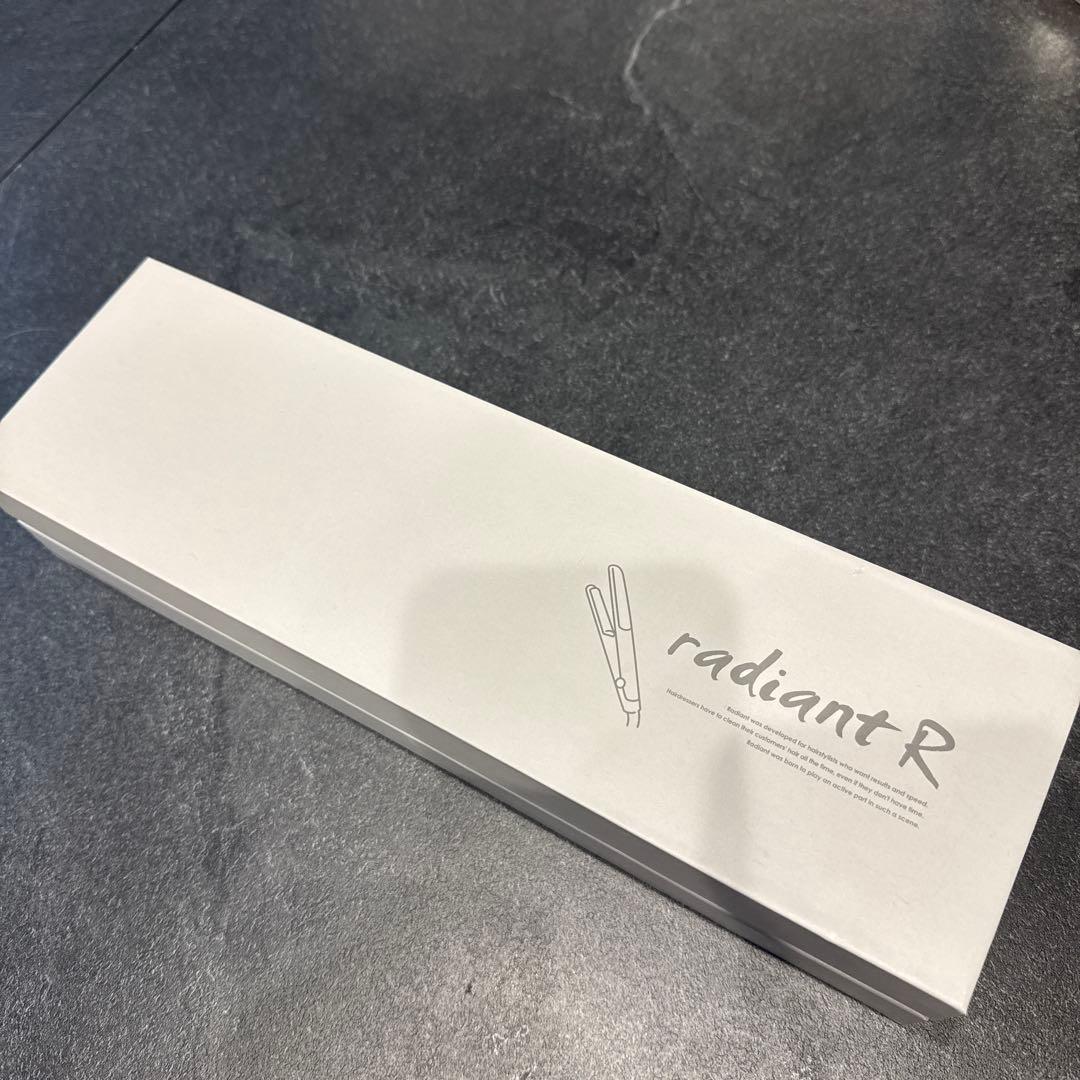 【送料無料】新品未使用radiantR ストレートヘアアイロン ブラック