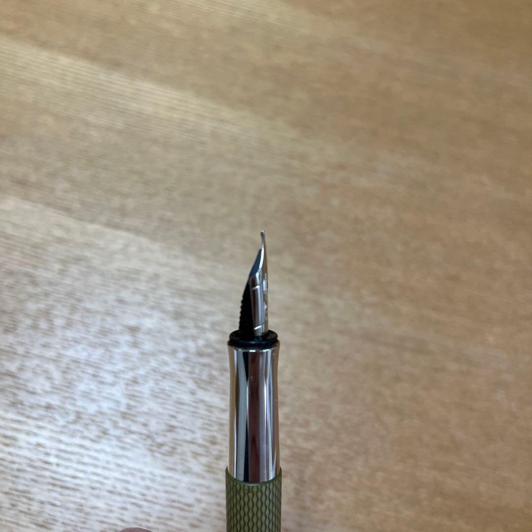 お値下げ！グラフフォンファーバーカステル 万年筆 ギロシェ