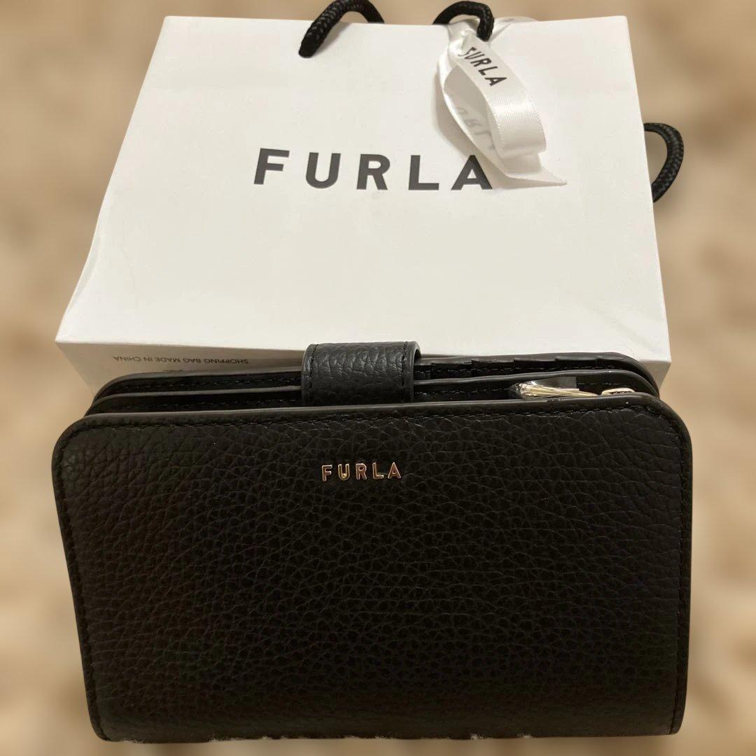 未使用　FURLA ブラック 二つ折り財布