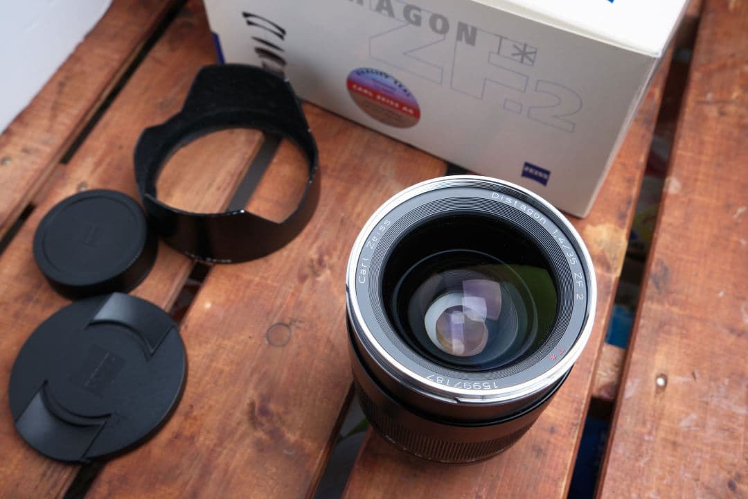 Zeiss Distagon T* 35mm f1.4 zf.2　ニコンF