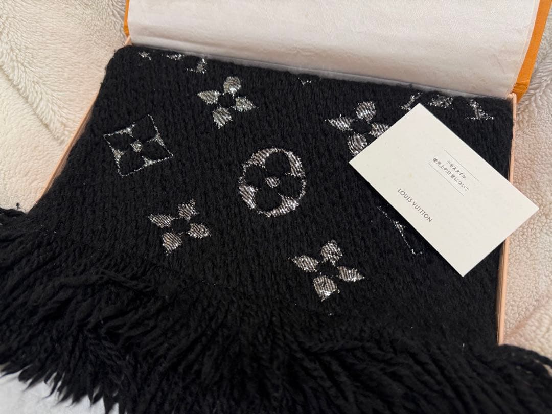 LOUIS VUITTON ブラック マフラー