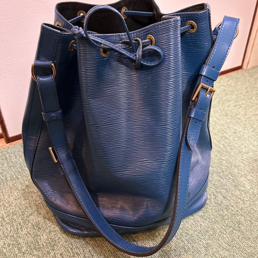 ブルー レザー バケツ型 ショルダーバッグ ルイヴィトン エピ ブルー