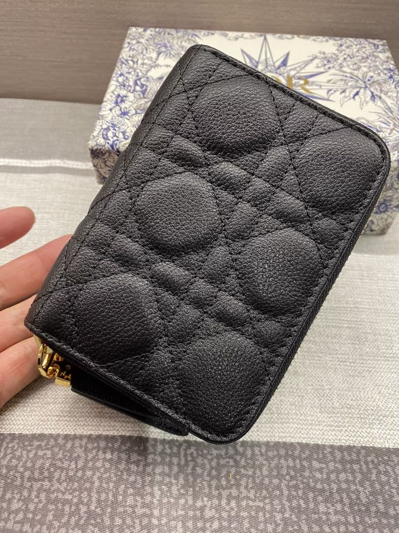 ☆DIORディオール☆“Caro” ☆二つ折財布