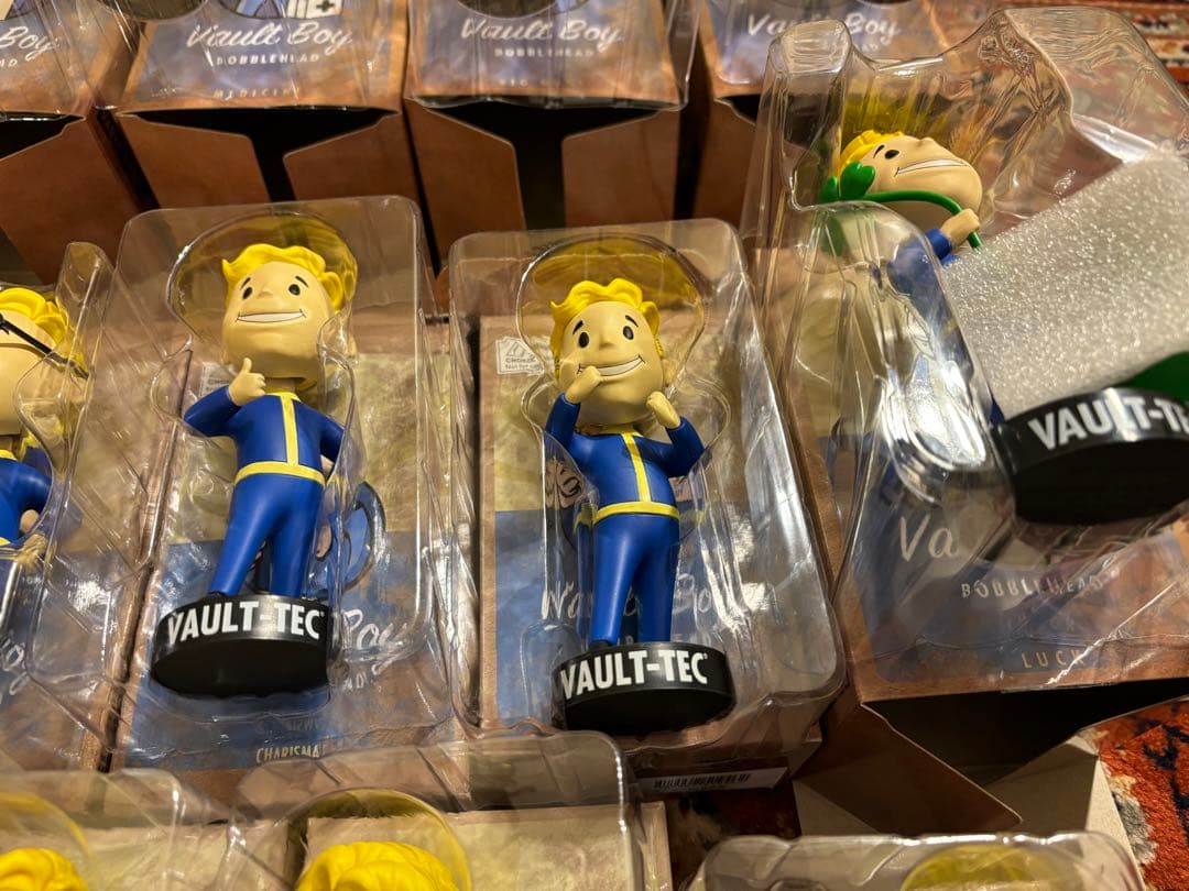 A*o様 正規品 全28種fallout ヴォルトボーイ ボブルヘッド フィギュ