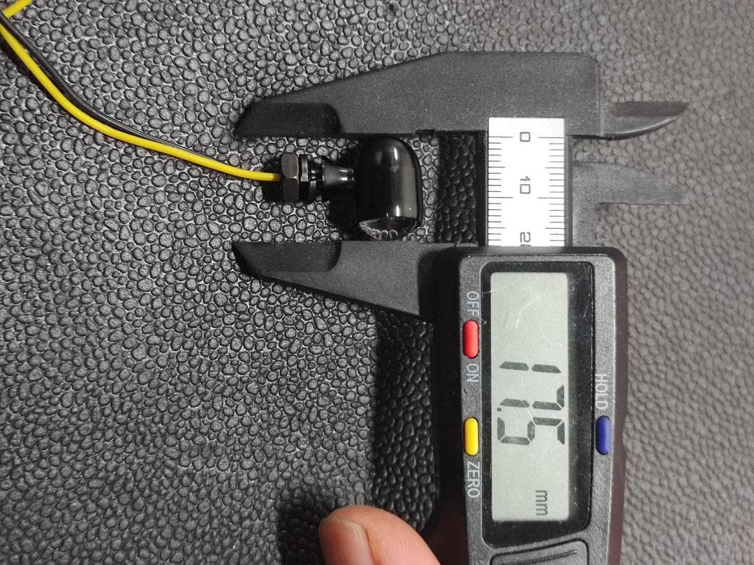 車検対応　超小型ウインカー　4個セット　ブラック　Eマーク148R 2%er製