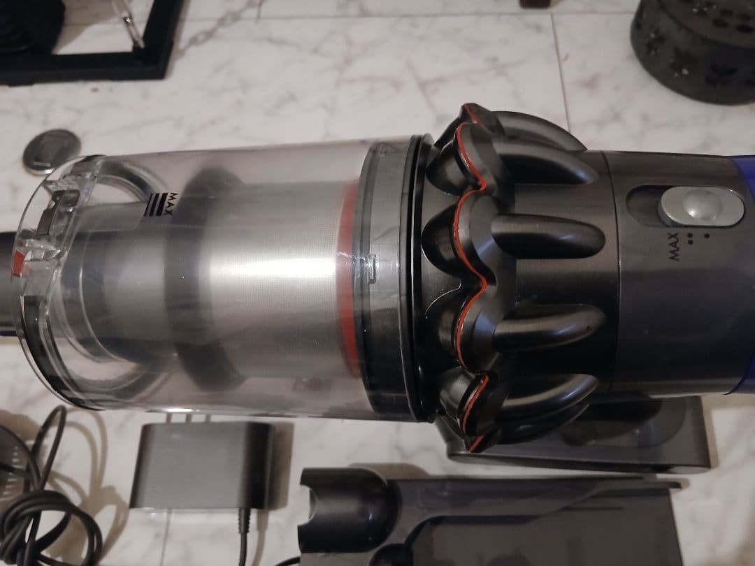 ち*こ様 Dyson V10（SV12）フルセット 壁掛けドック付 動作品
