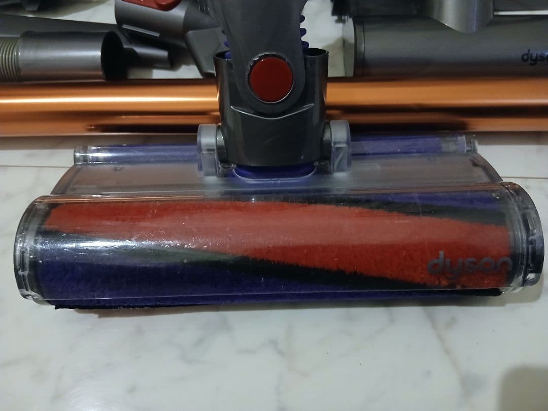 ち*こ様 Dyson V10（SV12）フルセット 壁掛けドック付 動作品