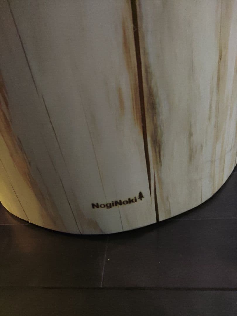 ひのきの丸太スツール背もたれ付き