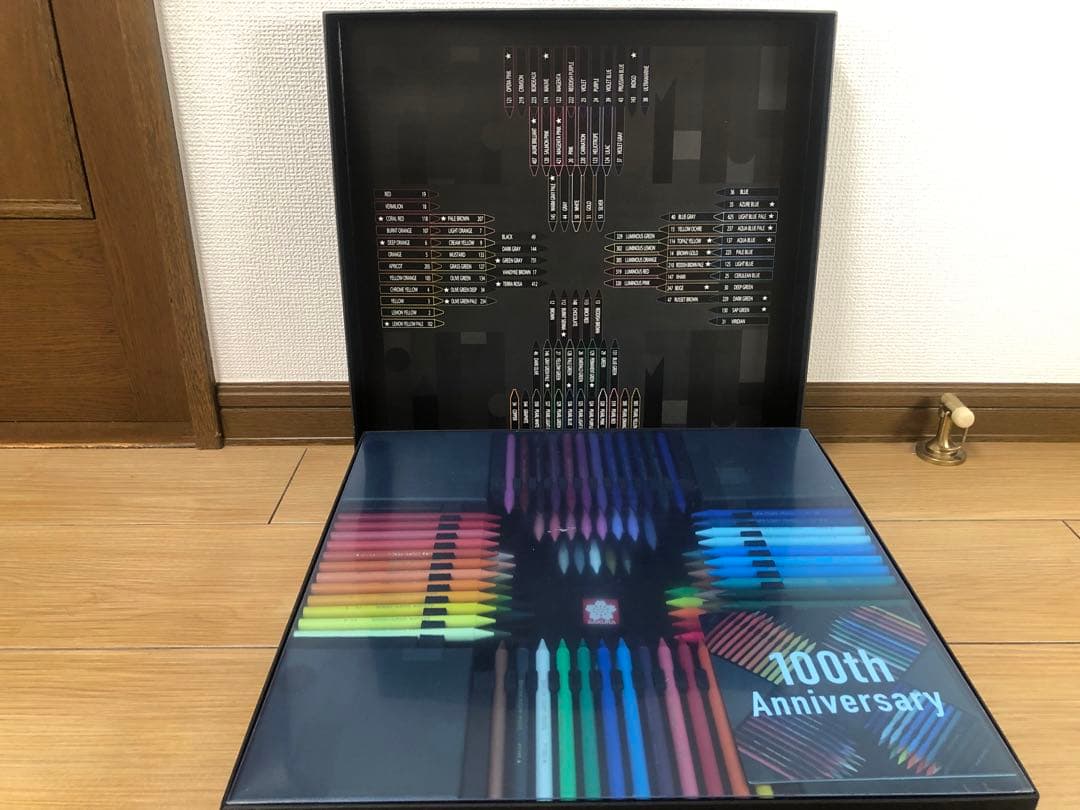 サクラクレパス　１００周年記念　限定エディション　１００色　クーピー