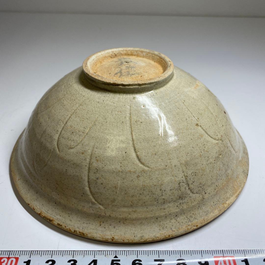 中国宋時代　白磁花弁文茶碗　口径16㎝ 東Y7-0402☆2F