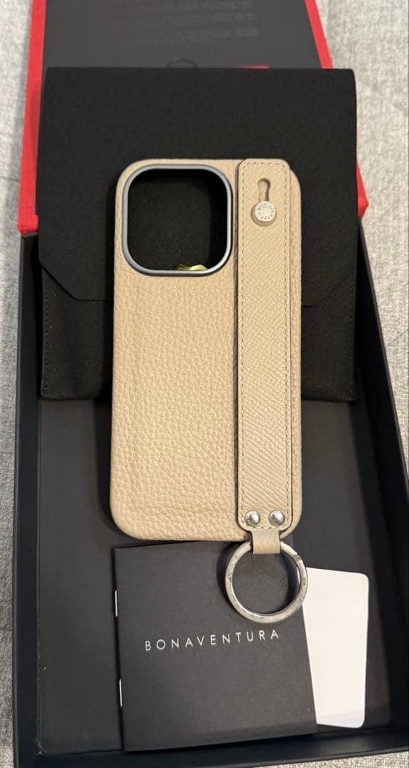 ボナベンチュラ　iPhone15proケース　グレージュ