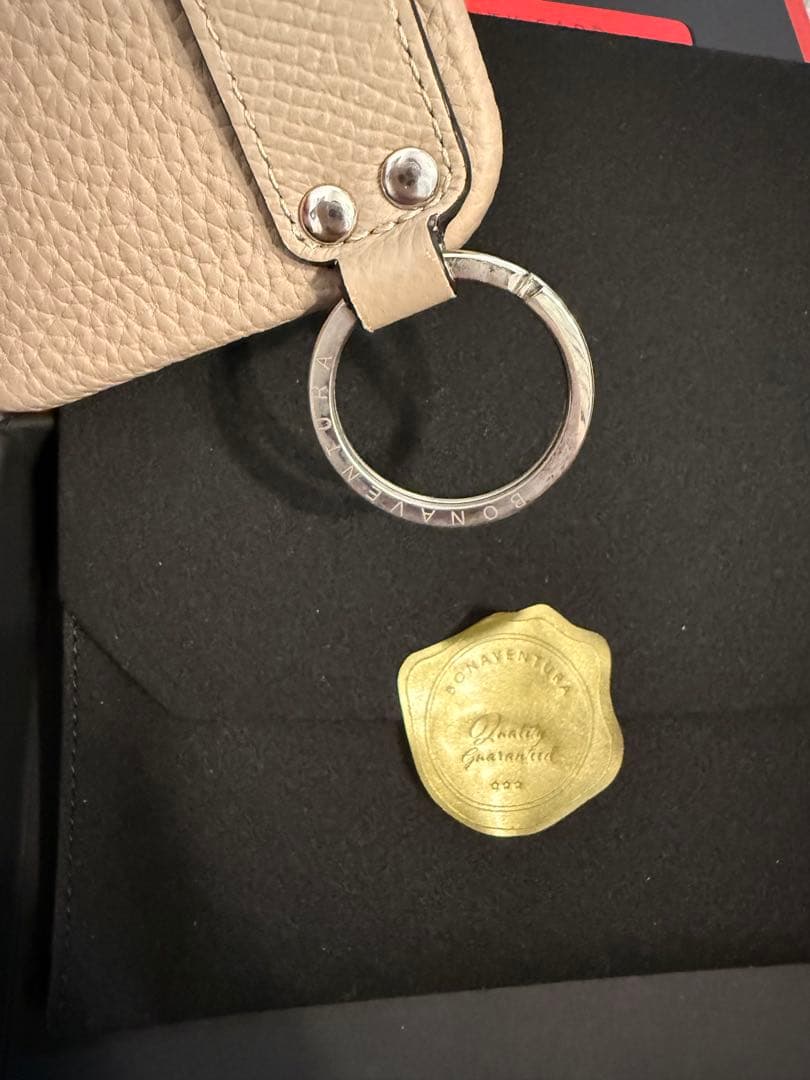 ボナベンチュラ　iPhone15proケース　グレージュ