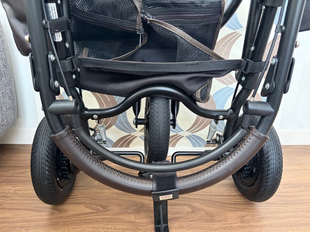 コットは試乗のみ　エアバギーDOME3 レギュラー　ペットカート　アースグレー