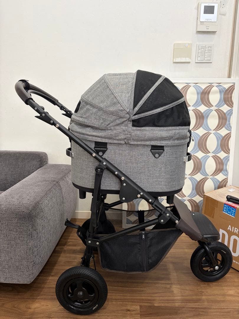 コットは試乗のみ　エアバギーDOME3 レギュラー　ペットカート　アースグレー