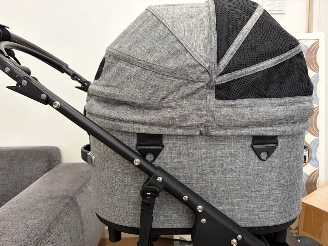 コットは試乗のみ　エアバギーDOME3 レギュラー　ペットカート　アースグレー