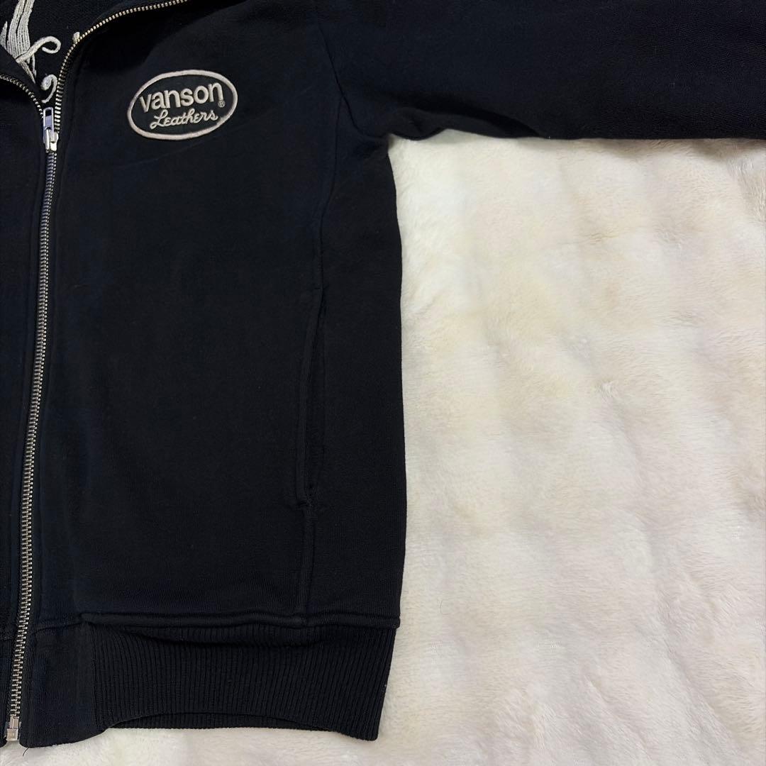 ワンワンワン　VANSON スカル刺繍 襟中フード入 ジップアップ