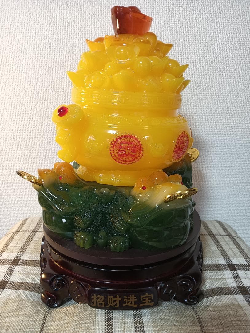 中国工芸品　金運カエルと金塊の置物　風水アイテム