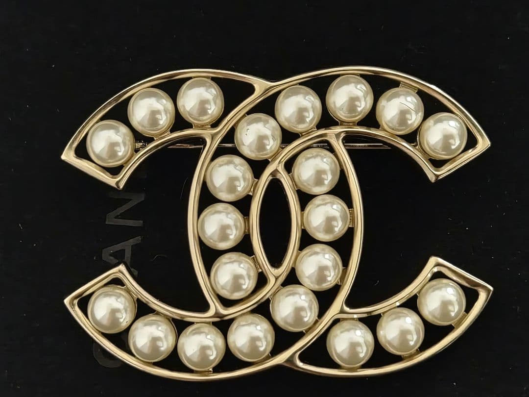 未使用　CHANEL ブローチ