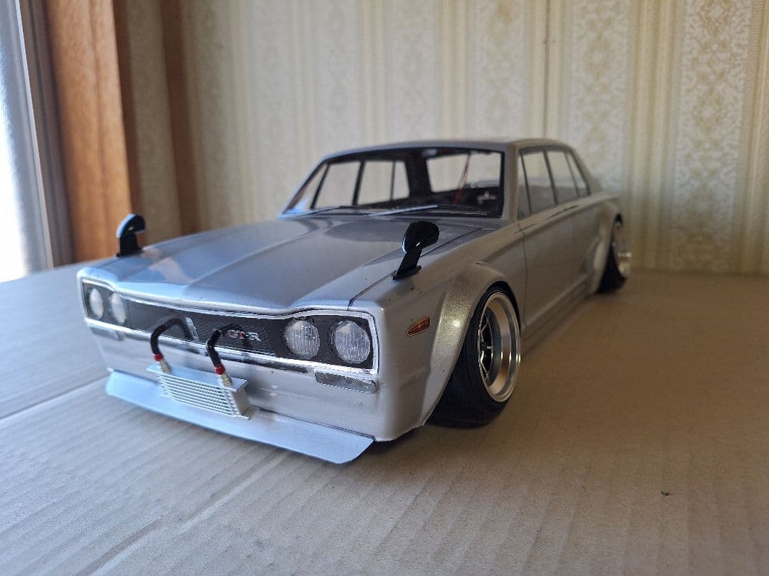 ハコスカ　4dr シャーシ付き