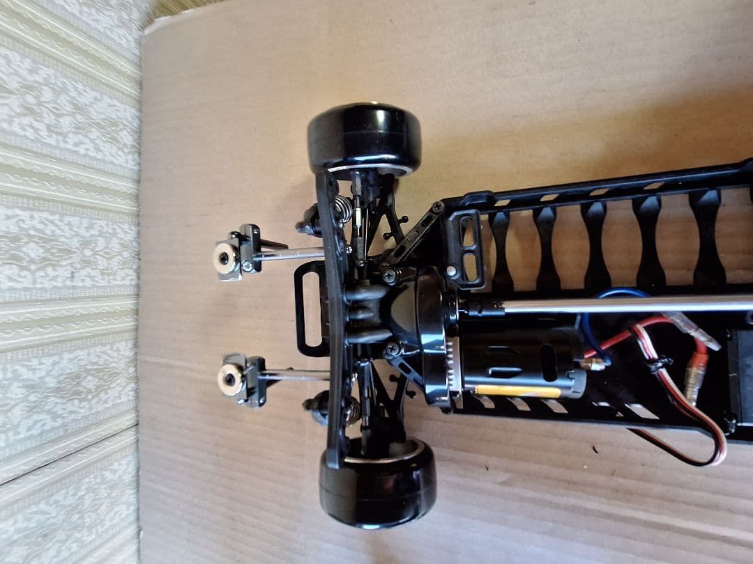 ハコスカ　4dr シャーシ付き