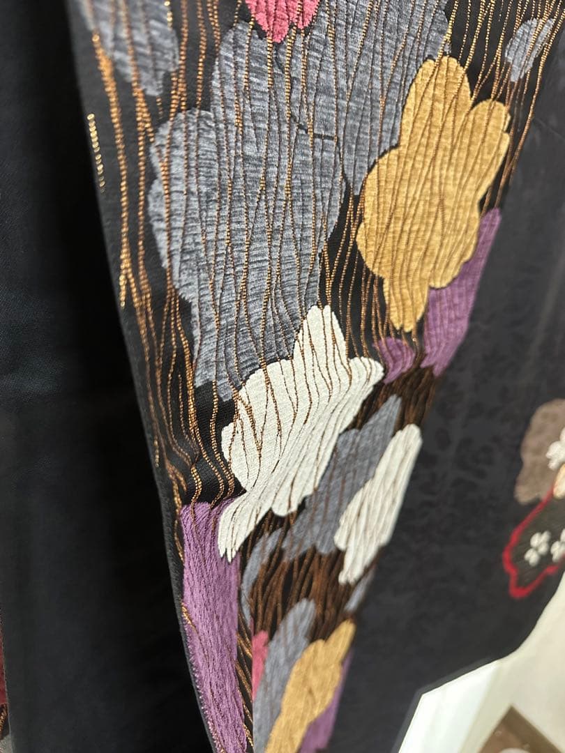 花柄染め抜き　地模様ほぼ黒振袖　帯　成人式 152㎝　中古美品　現状渡し