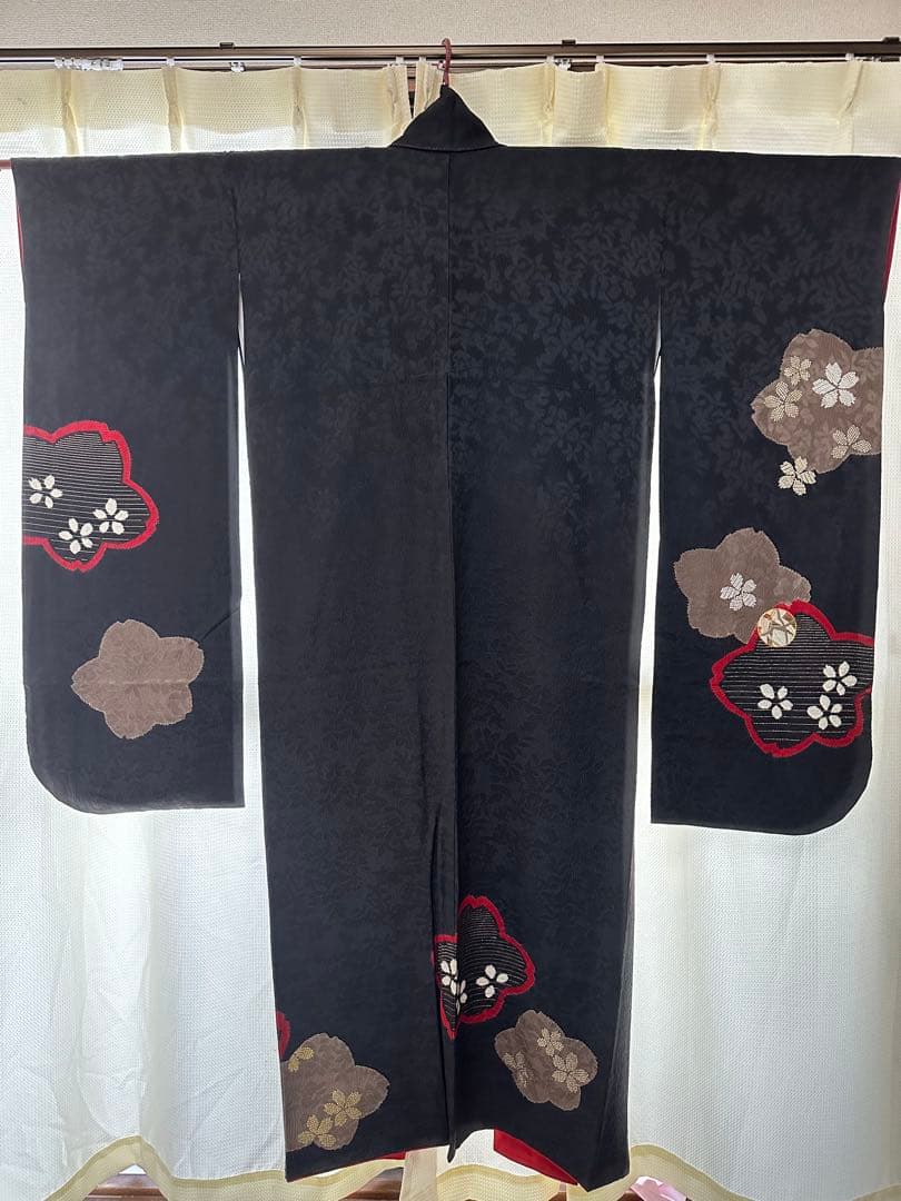 花柄染め抜き　地模様ほぼ黒振袖　帯　成人式 152㎝　中古美品　現状渡し