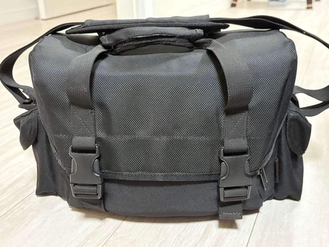 NikonのD5200 デジタル一眼レフカメラ、2レンズ18-55と55-300