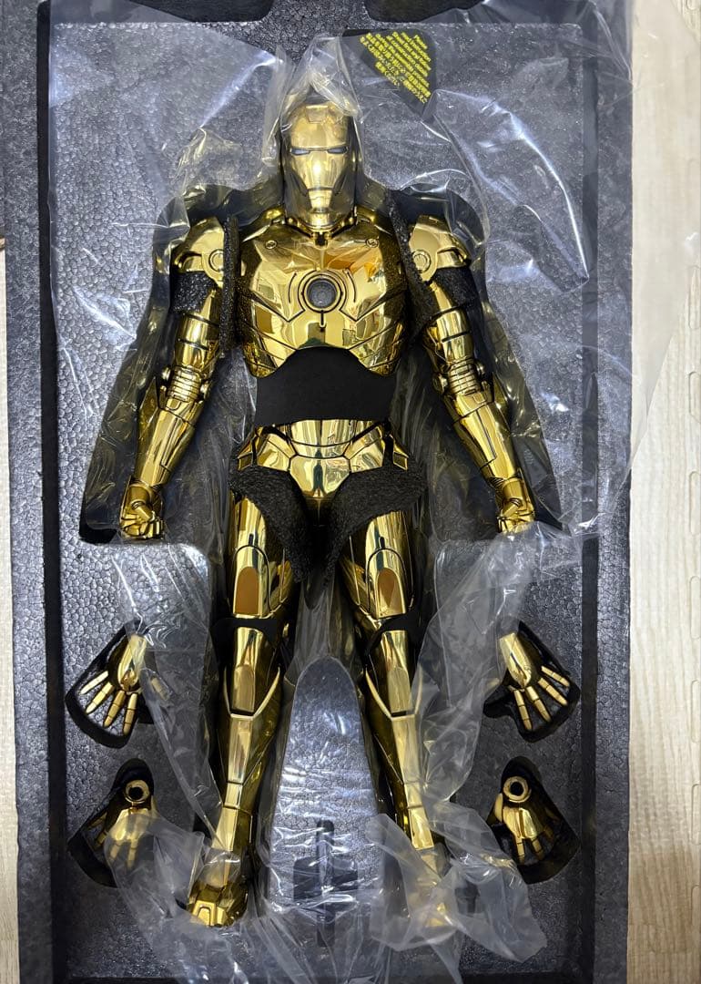 たにしんホットトイズ　アイアンマンマーク3 ゴールドカラー版