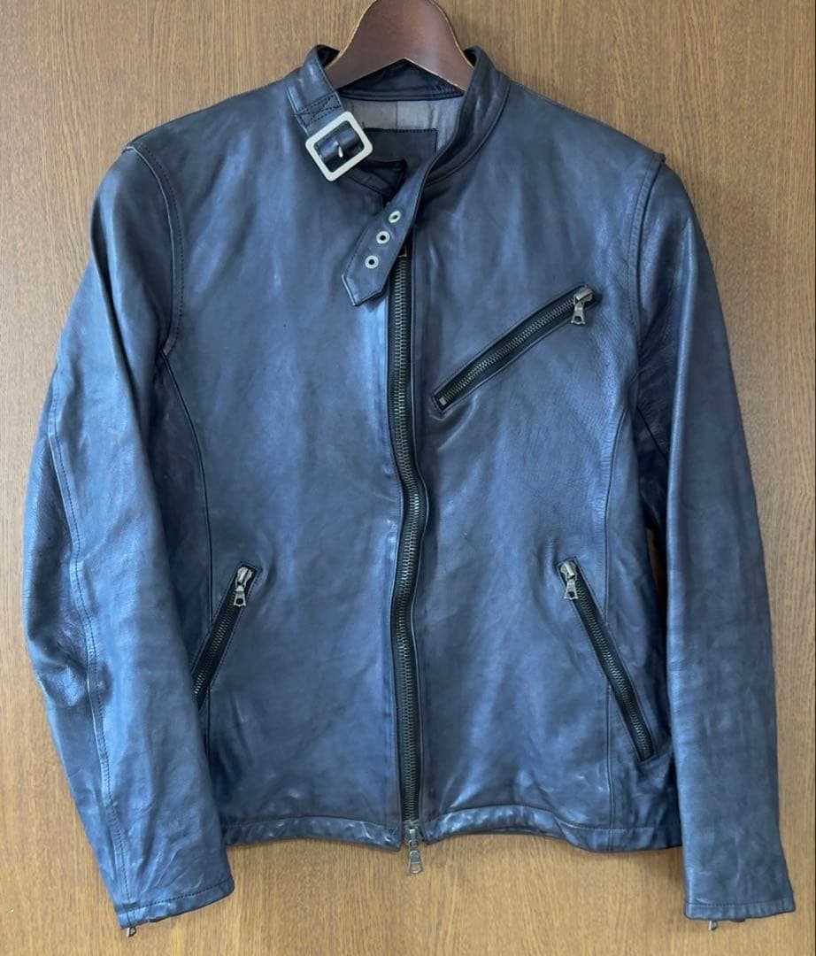 イサムカタヤマ バックラッシュ シングルレザーライダース ドイツカーフ ネイビー