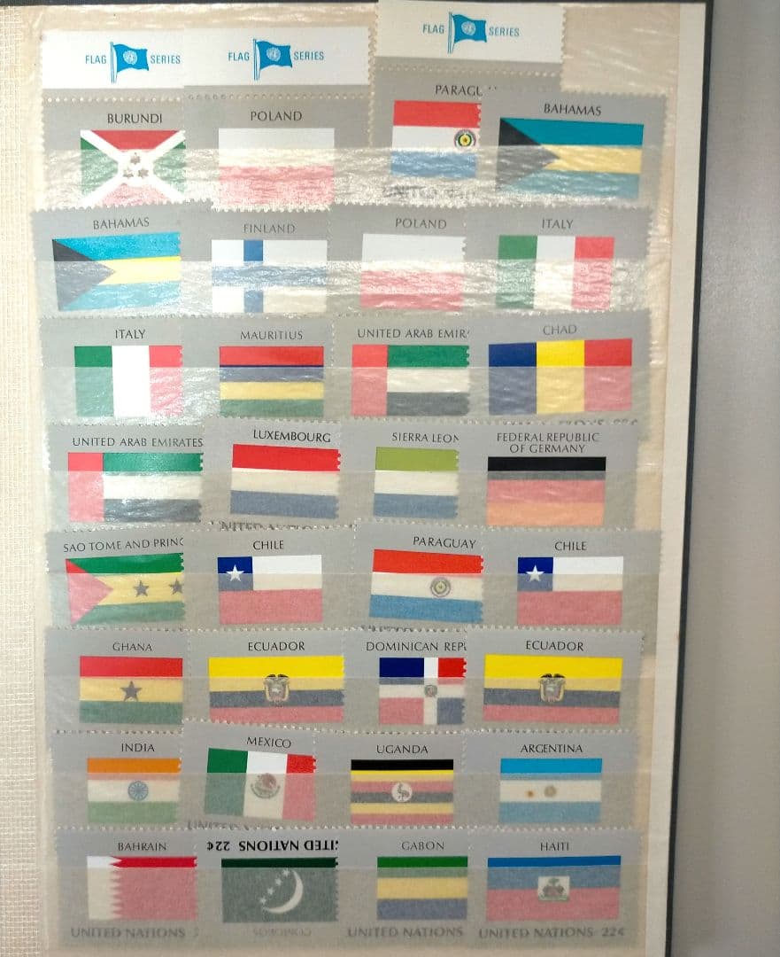 2253 外国切手 国連切手 大量まとめ16ぺ一ジ分全て未使用アルバム付き