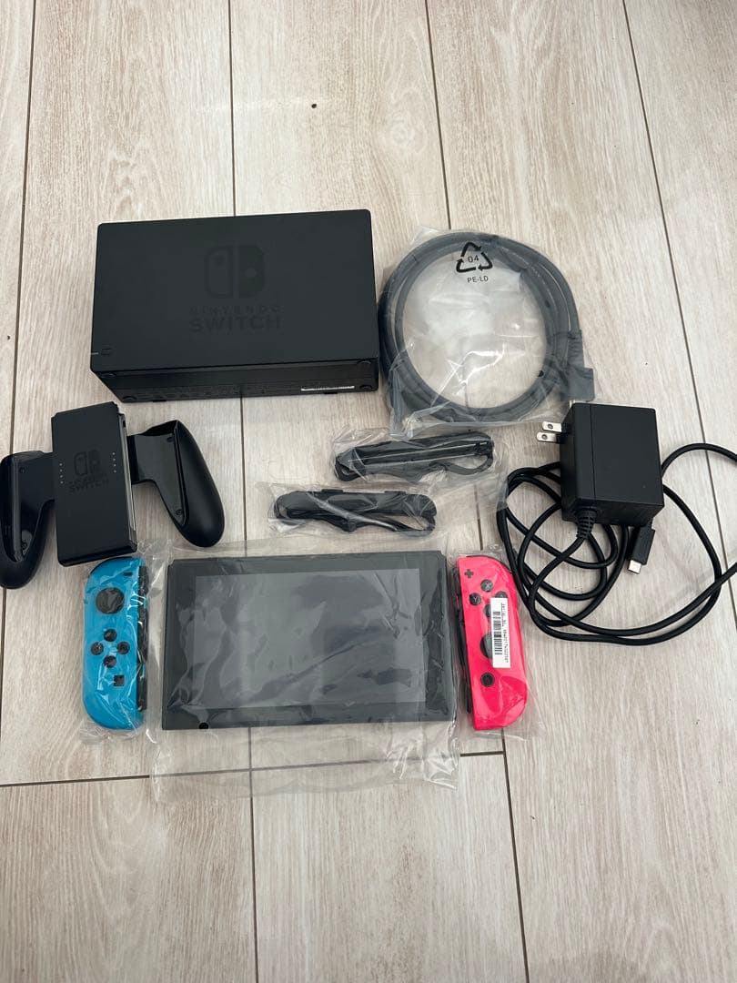 Nintendo Switch 本体 青/赤 Joy-Con付き 初期化済
