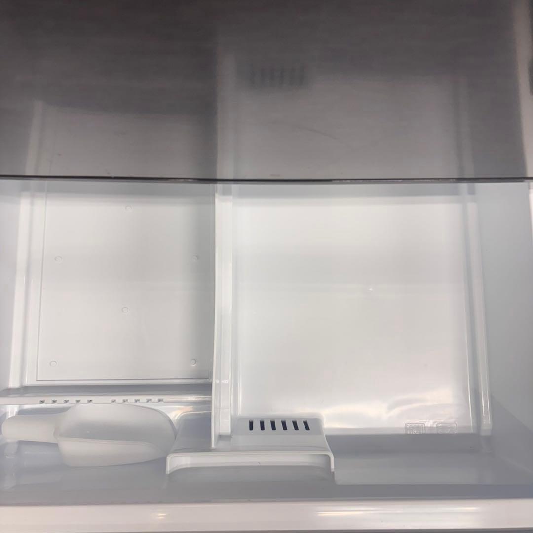 594 2023年製 三菱 大型冷蔵庫 300L強 自動製氷 小型 家庭用 右開