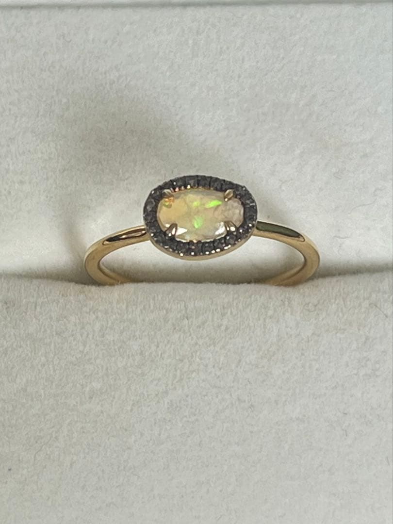 アルティーダウード　ホワイトオパールリング