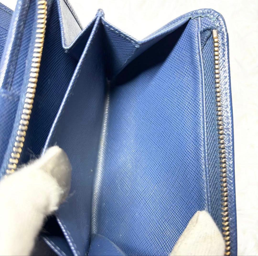 ✨美品✨ プラダ 二つ折り 財布 ゴールドロゴ サフィアーノ レザー ブルー 青