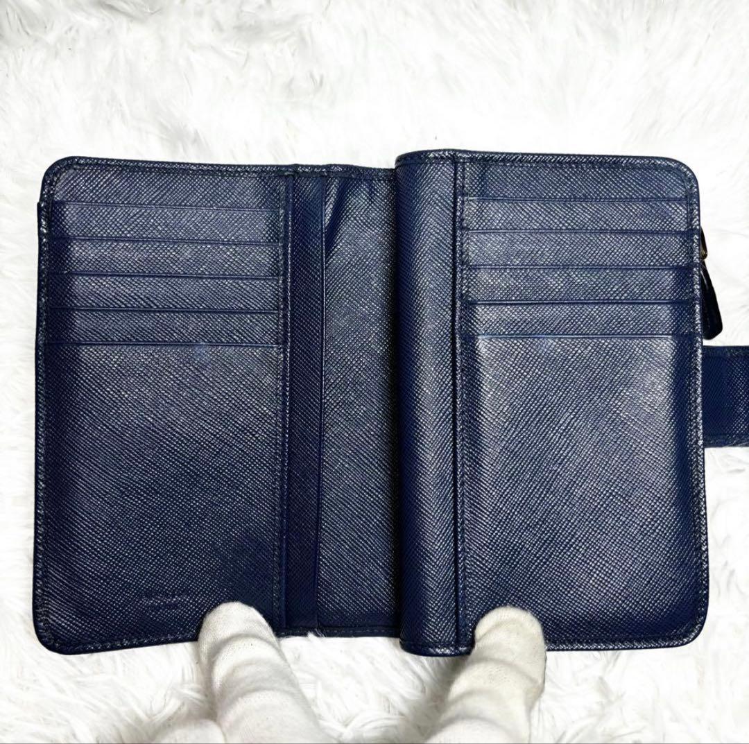 ✨美品✨ プラダ 二つ折り 財布 ゴールドロゴ サフィアーノ レザー ブルー 青