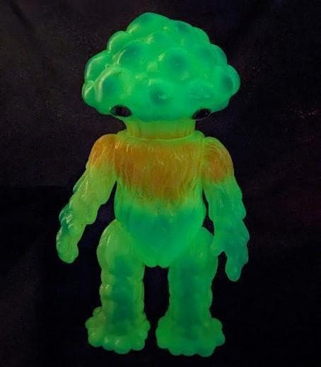 マタンゴ蓄光ソフビフィギュア（Ｍ１号）＋久保明サイン入り台座