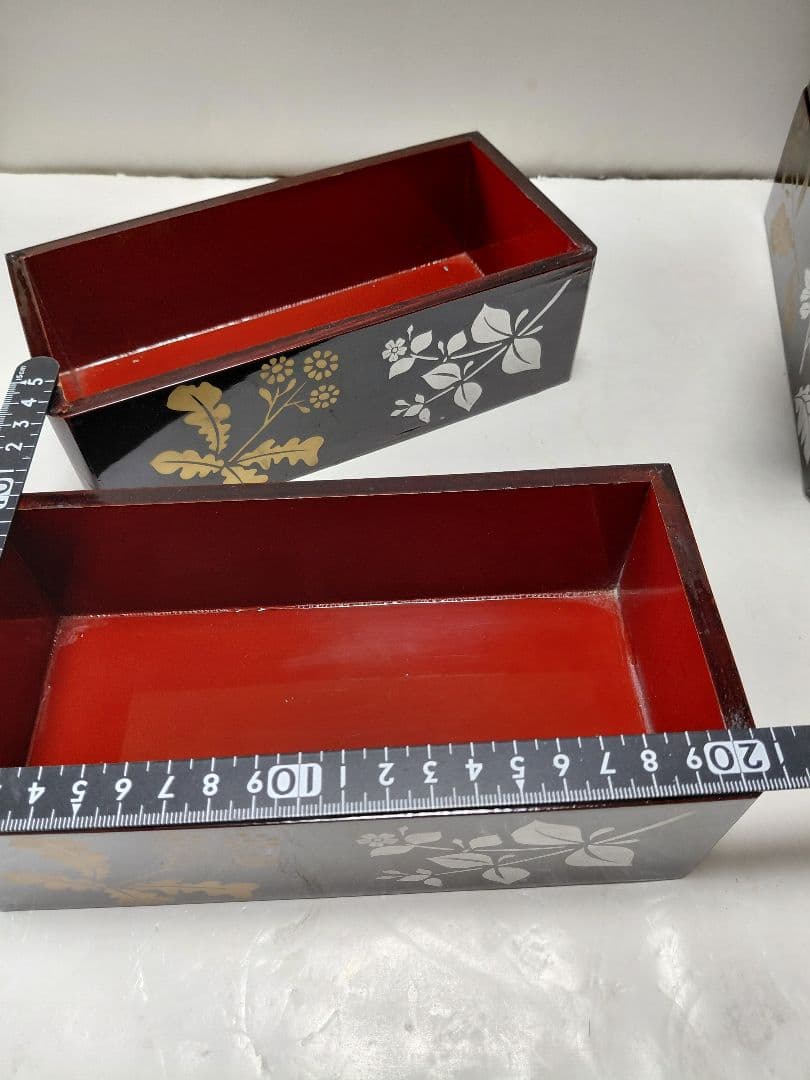 古い三段重箱　木製