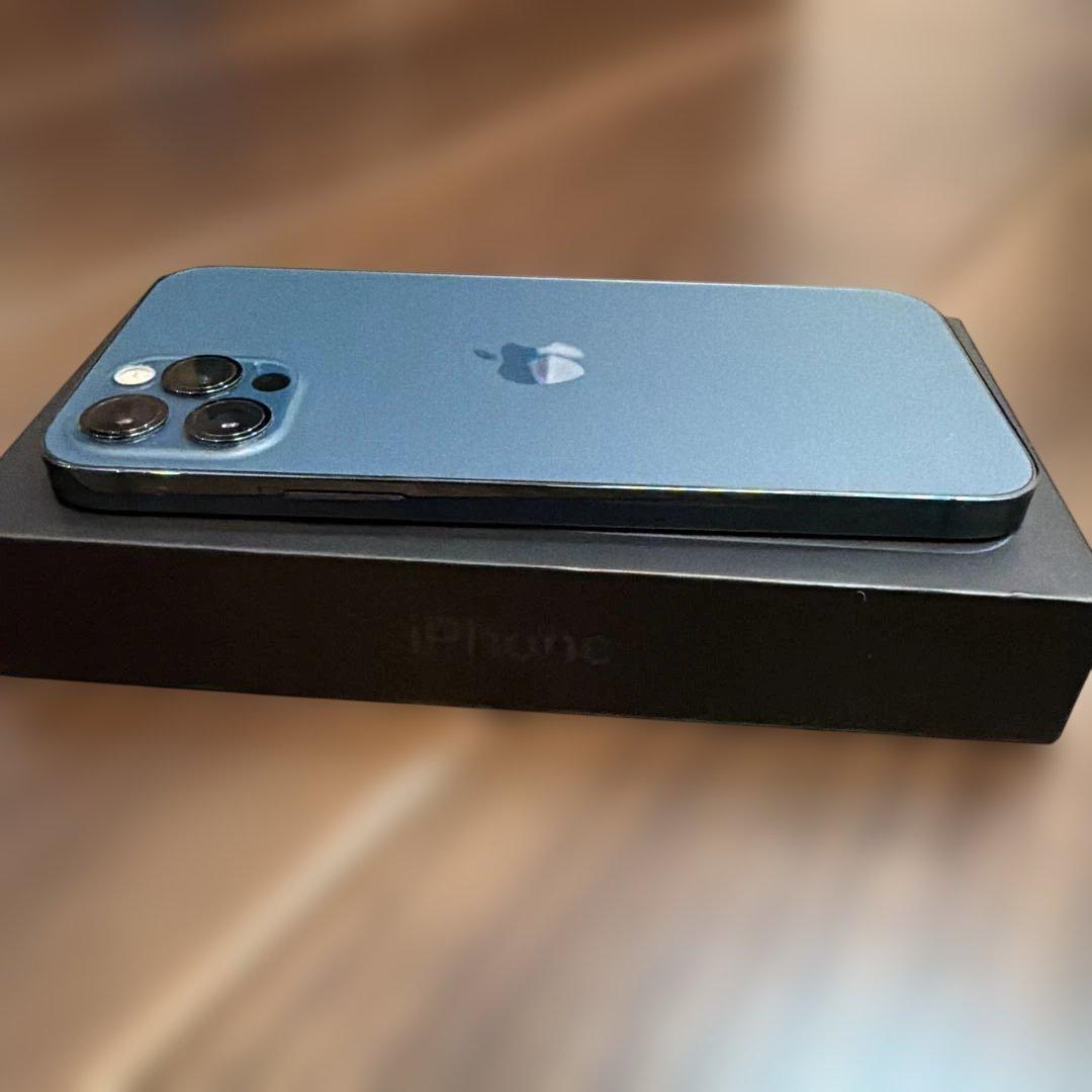 【美品】SIMフリー　Apple iPhone 12 Pro イヤホン付き