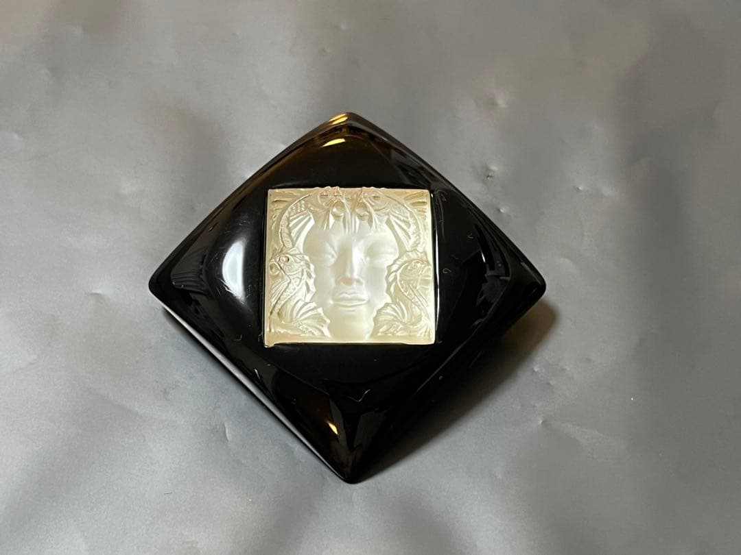 美品　ラリック　ブローチ　アレトゥーズ　女神　クリスタル　箱無し