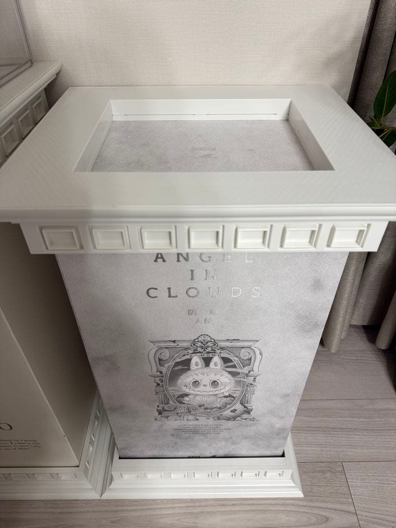 ジモモ　エンジェル　ぬいぐるみ2体＋箱＋専用土台＋ディスプレイ保護ケースセット