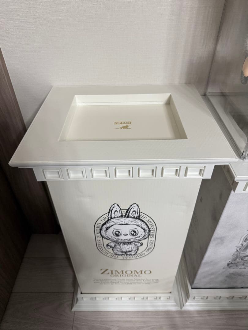 ジモモ　エンジェル　ぬいぐるみ2体＋箱＋専用土台＋ディスプレイ保護ケースセット