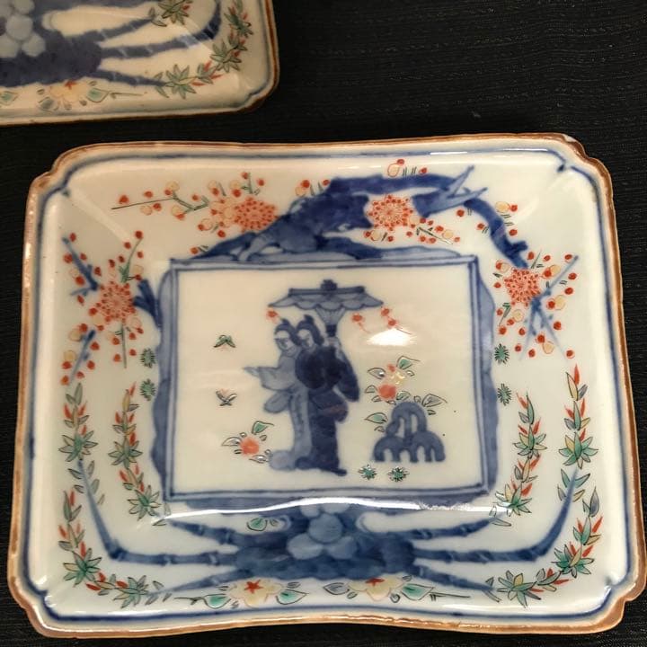 柿右衛門様式「色絵花鳥人物図角皿」三枚揃　本物保証