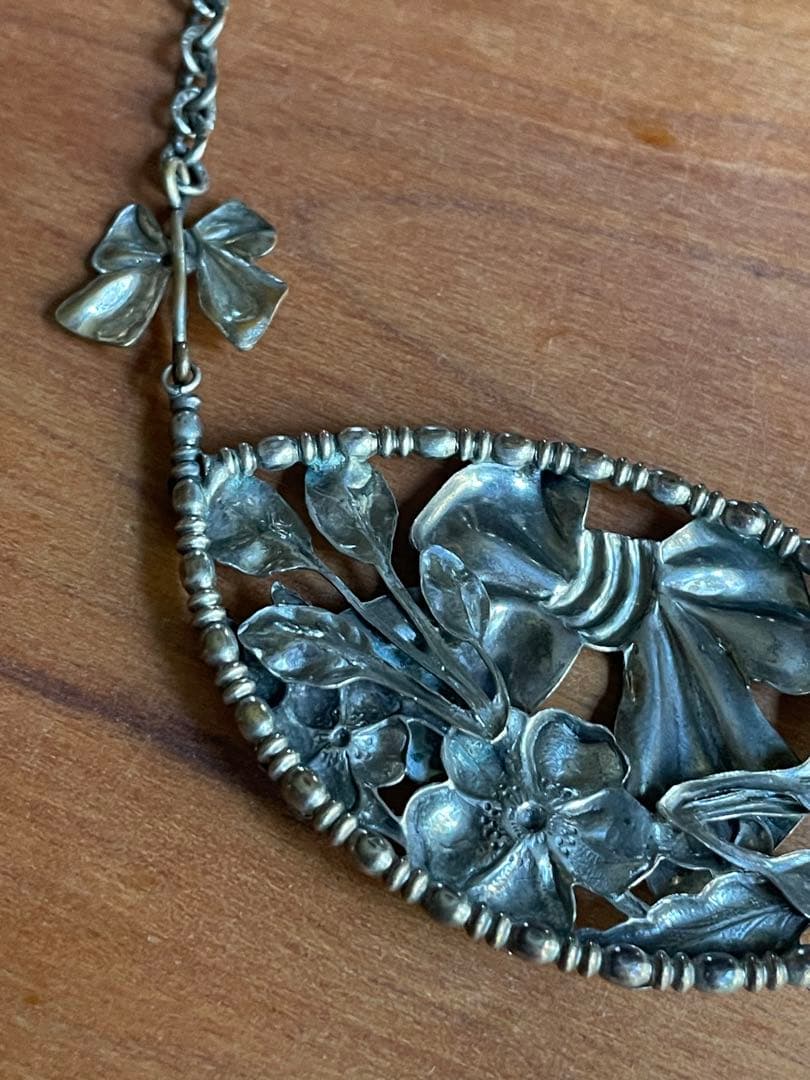 ⬇️アンティーク　ヴィンテージ　⭐︎ リボン　ネックレス