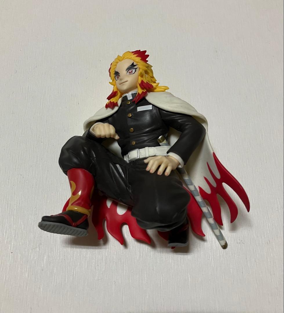 鬼滅の刃　炭治郎　禰豆子　伊之助　善逸　杏寿郎　缶バッジ　フィギュア　まとめ売り