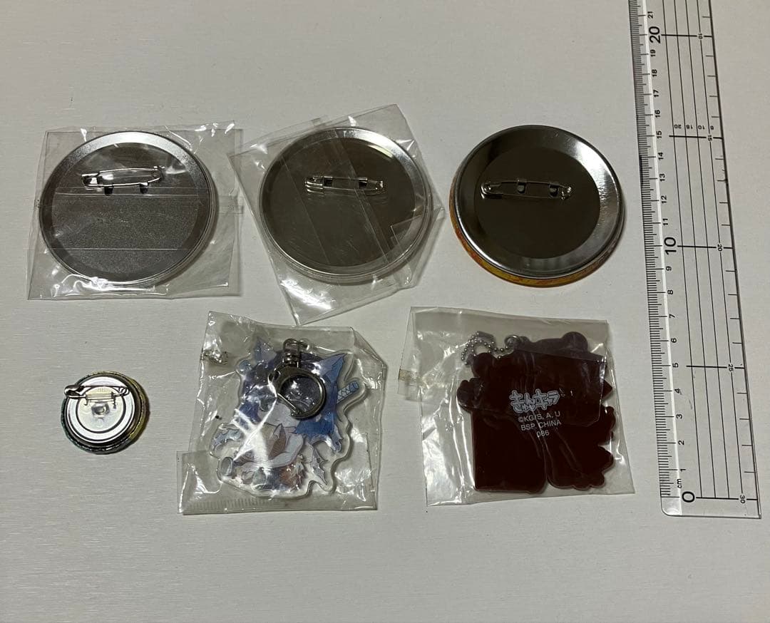 鬼滅の刃　炭治郎　禰豆子　伊之助　善逸　杏寿郎　缶バッジ　フィギュア　まとめ売り