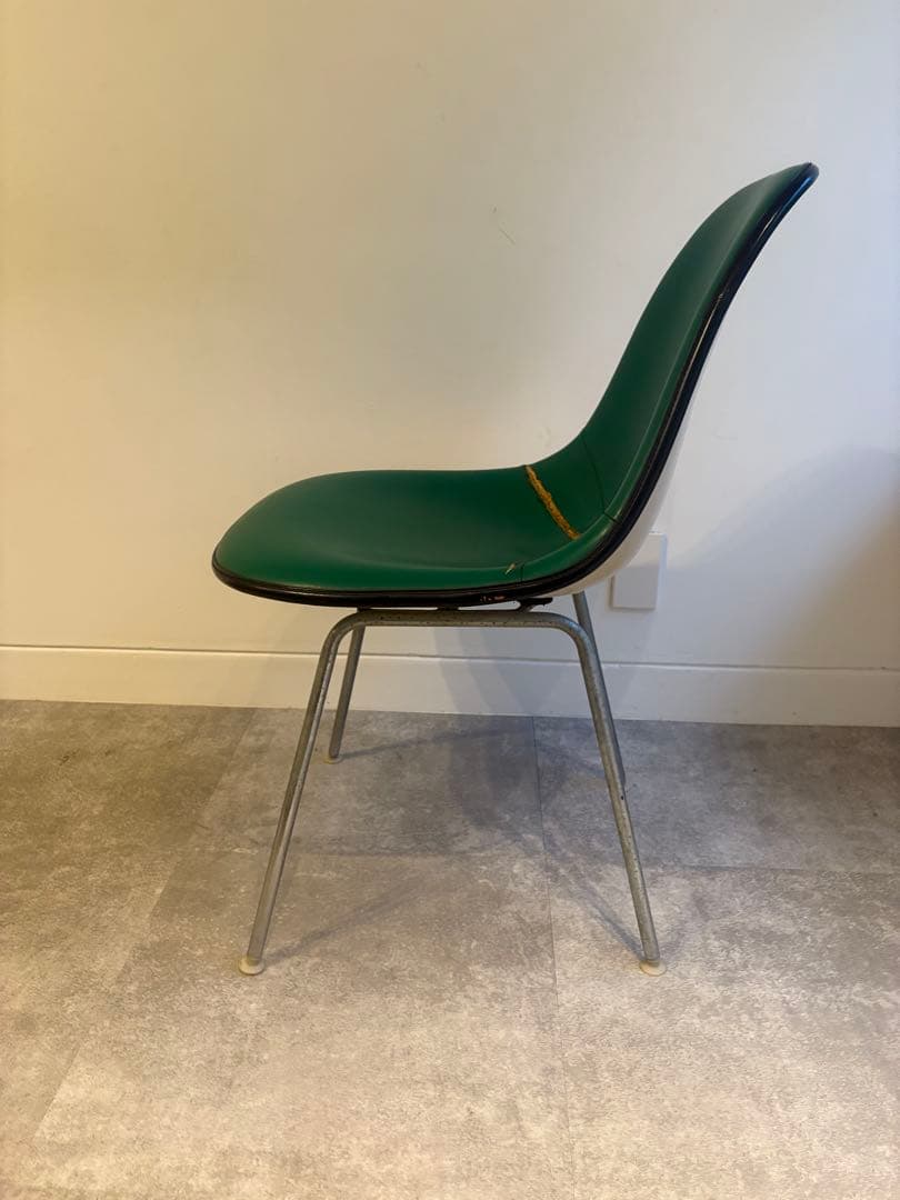 【Herman Miller / チェア　エンボスロゴ　スタンプ / グリーン