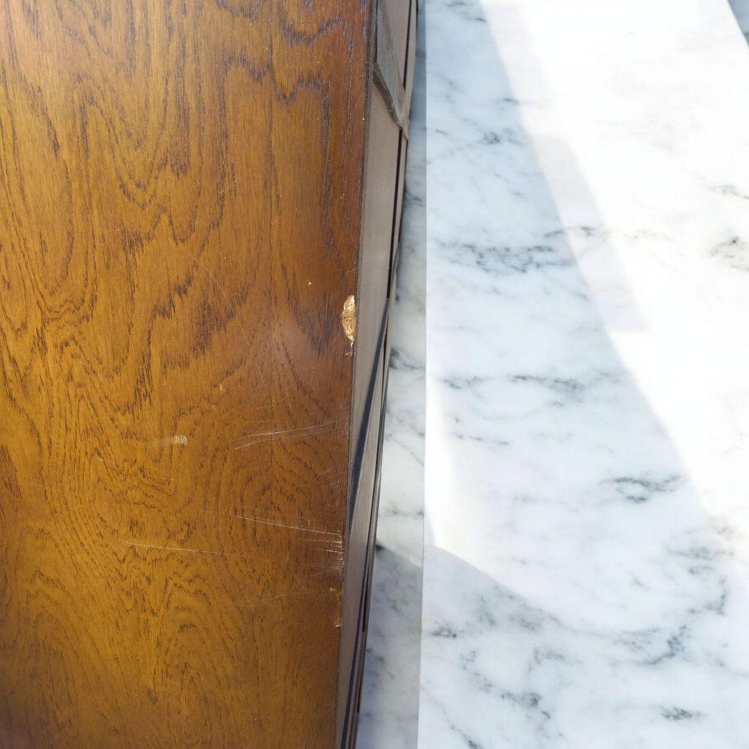 北川知加子　クラシカルアンティーク調　食器棚　カップボード