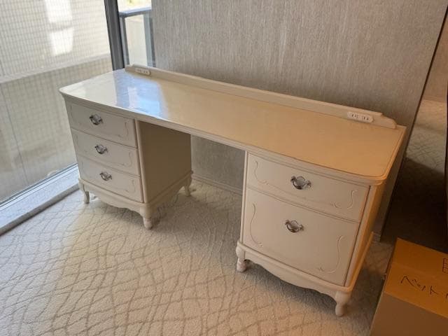 デスク カンティーニュ